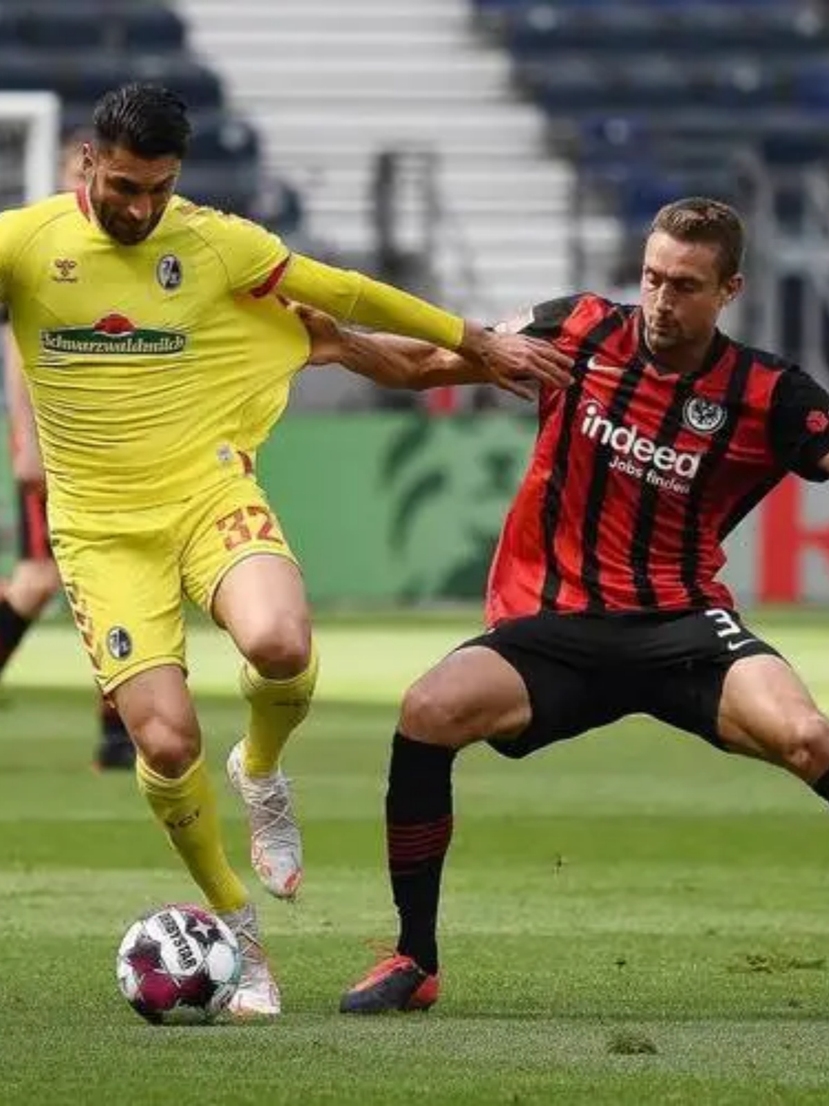 沙拉维梅开二度，帮助博洛尼亚击败那不勒斯的简单介绍