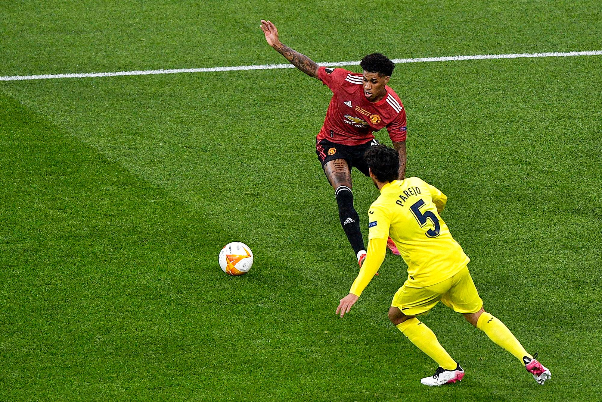 比利亚雷亚尔主场大胜，欧联资格赛身段的简单介绍