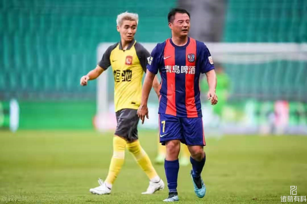 广州恒大在主场战胜青岛黄海，保持稳定