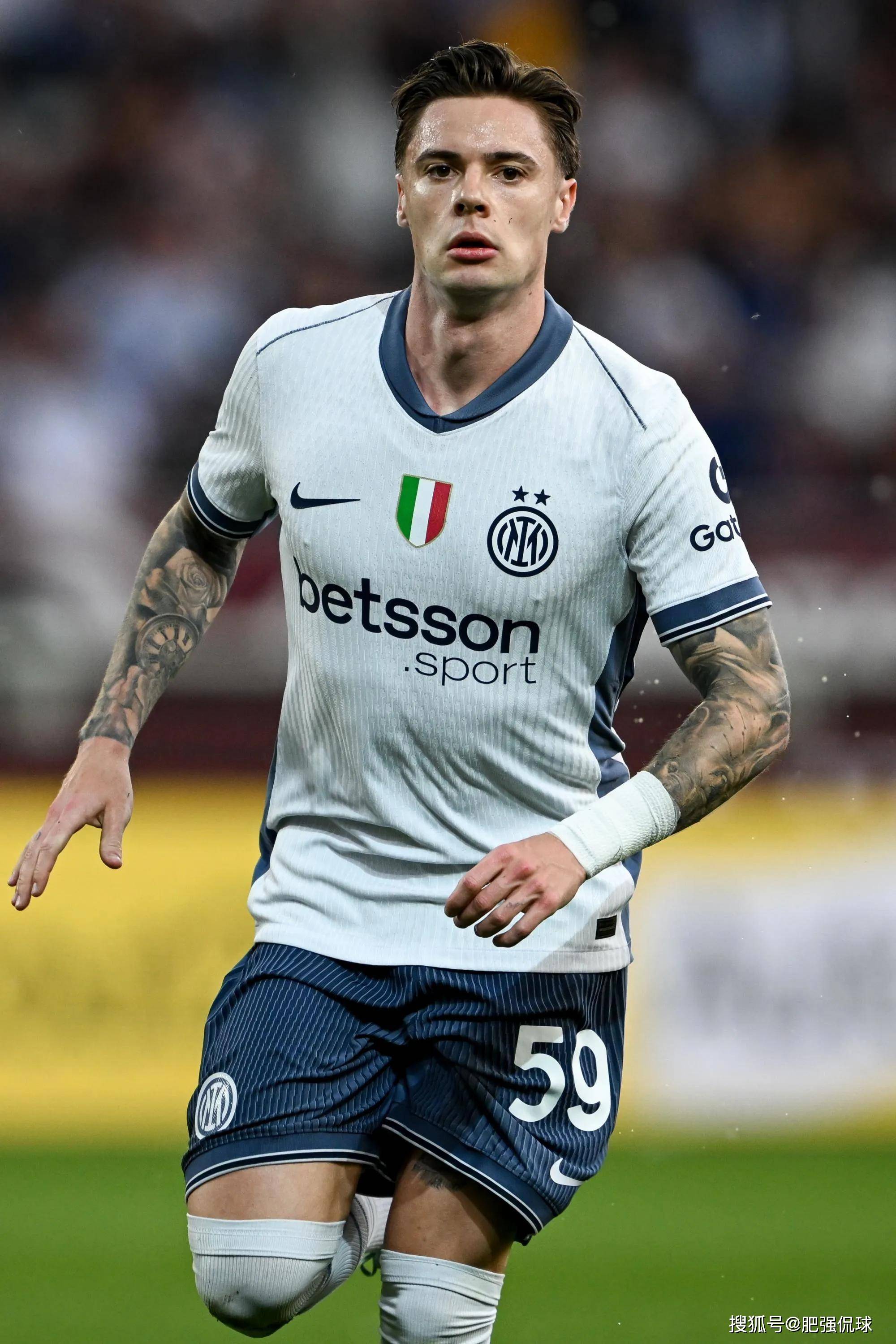 国米后卫连场发挥出色,球队稳固防线 国米后卫连场发挥出色,球队稳固防线