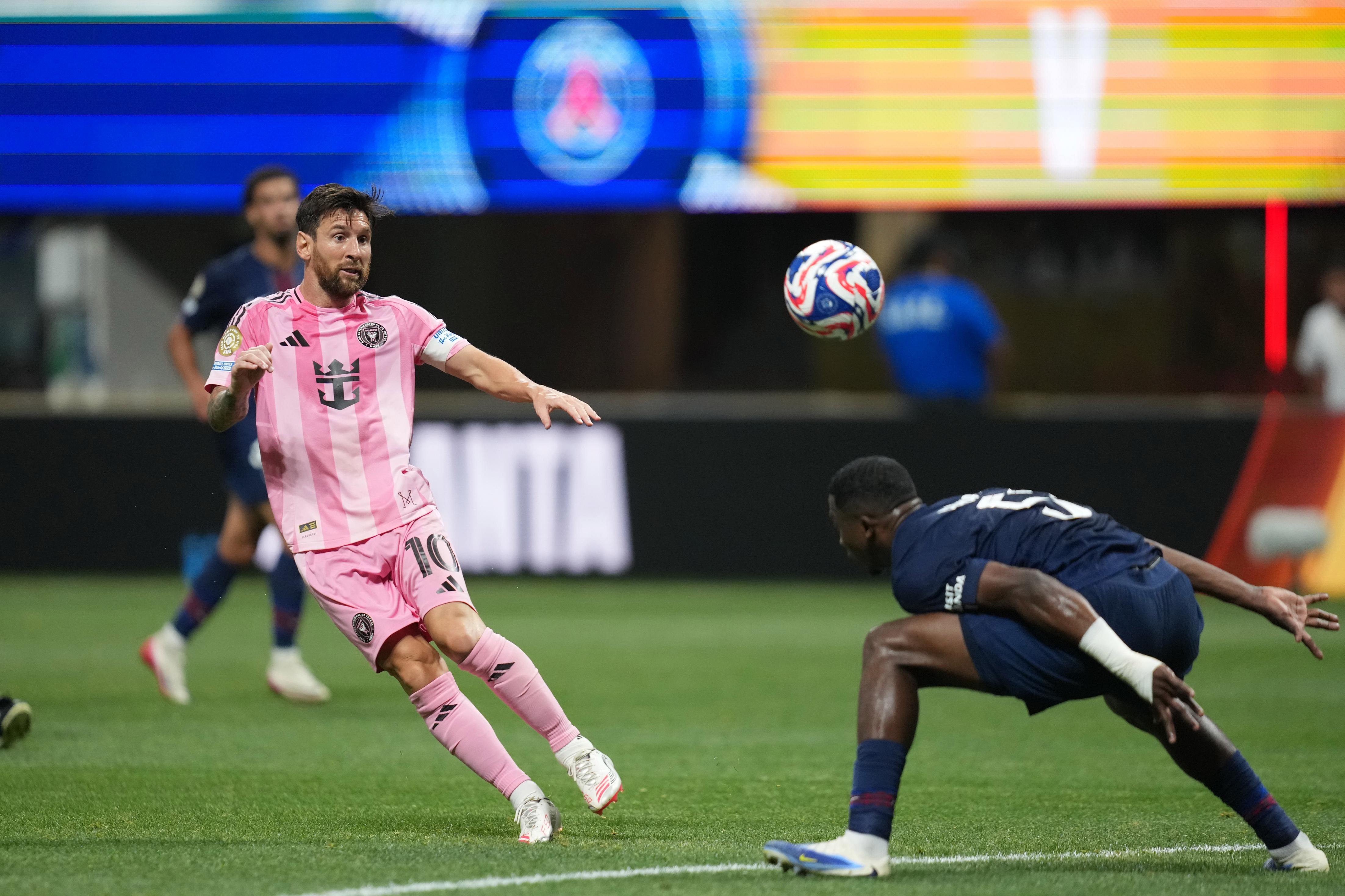 巴黎圣日耳曼客场惨败,赛季前景堪忧 巴黎圣日耳曼客场惨败,赛季前景堪忧