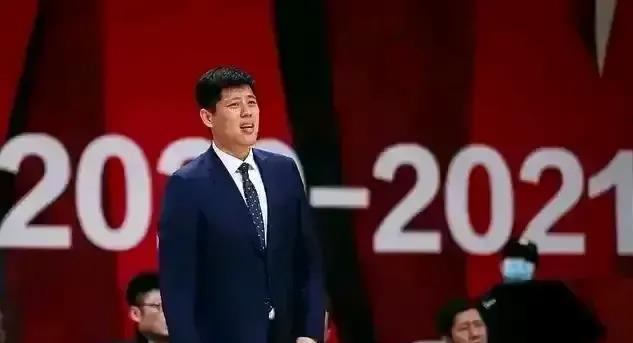 包含秘鲁足球联赛劲旅豪强竞逐冠军席位的词条