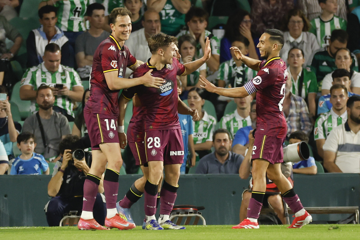 包含比利亚雷亚尔蓄势待发,决心夺下三分的词条 包含比利亚雷亚尔蓄势待发,决心夺下三分的词条