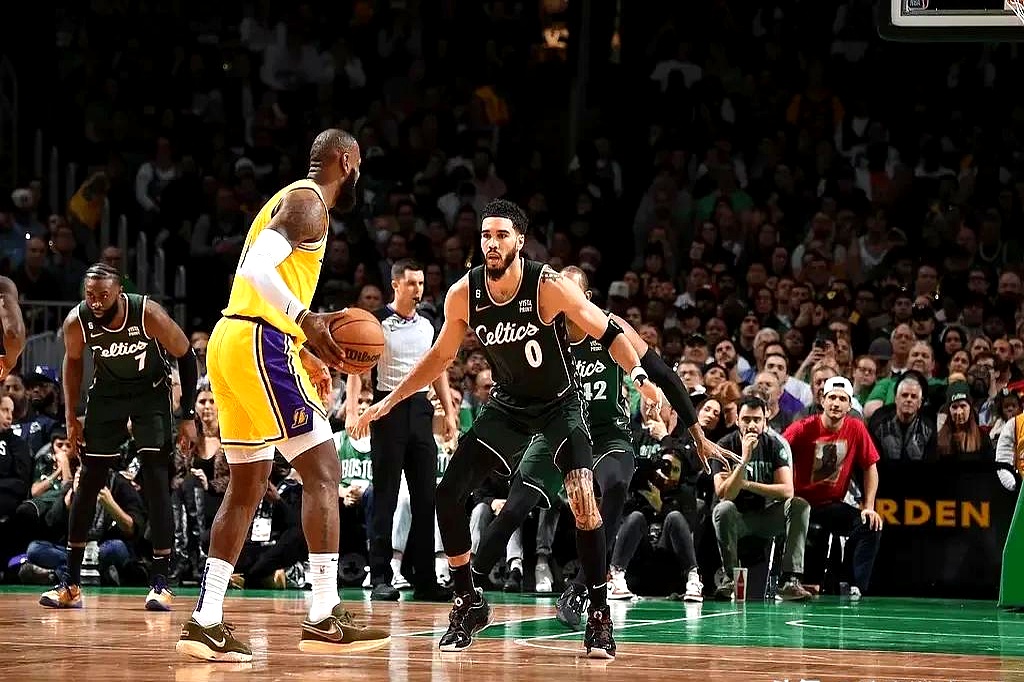 关于凯尔特人横扫湖人,恩比德高光表现的信息 关于凯尔特人横扫湖人,恩比德高光表现的信息