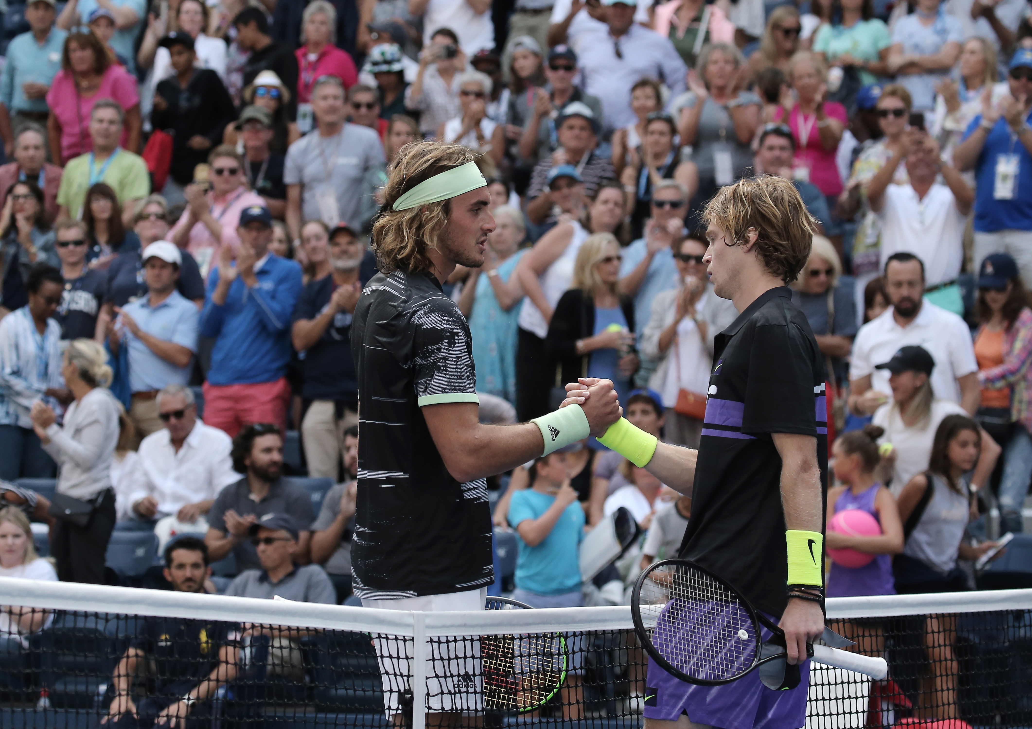 德国网球队横扫英国网球队,西西帕斯惊艳世界的简单介绍 德国网球队横扫英国网球队,西西帕斯惊艳世界的简单介绍