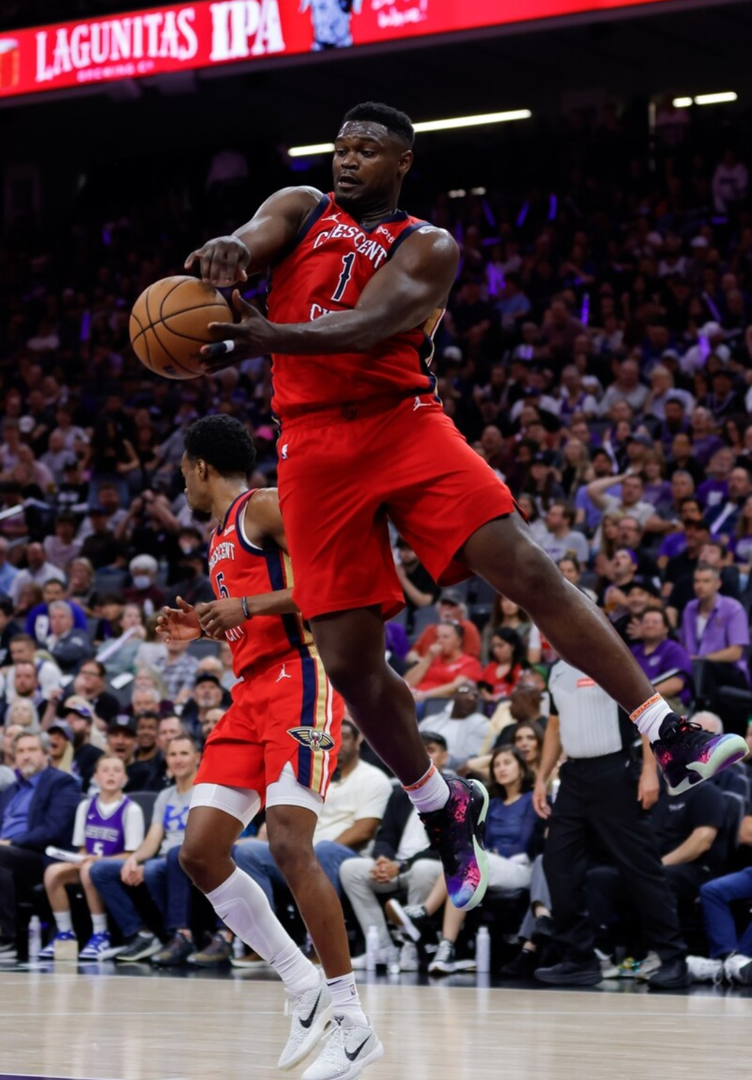 中国男篮轻取尼克斯，麦科勒姆统治全场的简单介绍