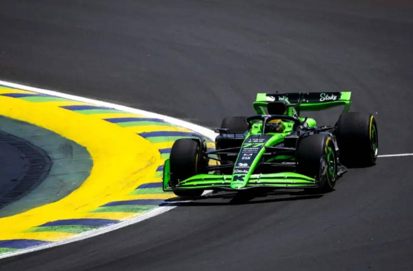 包含阿斯顿马丁逆转索伯车队,周冠宇刷新纪录的词条 包含阿斯顿马丁逆转索伯车队,周冠宇刷新纪录的词条